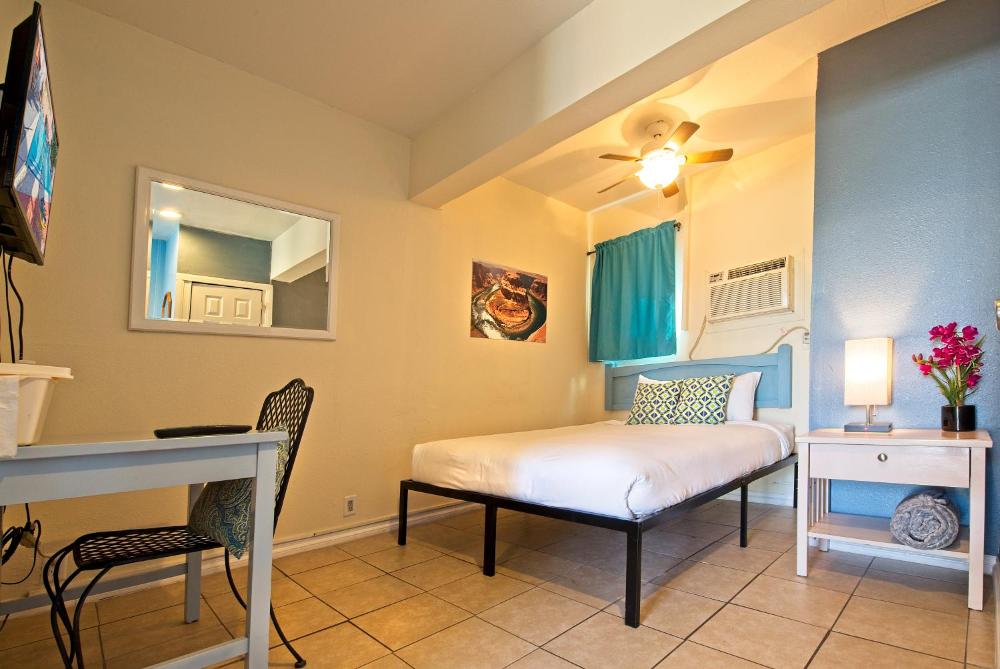Queen Room interior